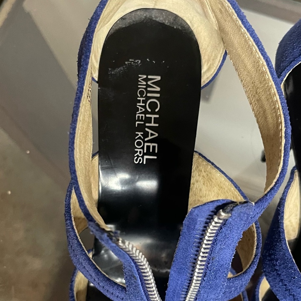Michael Kors - Beautiful Blue Leather Women's Heels in Size 7M slip in zip up! - Picture 14 of 16